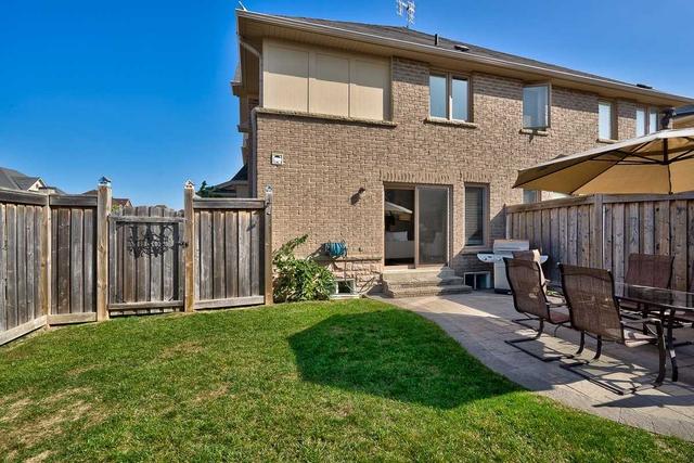 4249 Cole Cres, House semidetached with 4 bedrooms, 3 bathrooms and 2 parking in Burlington ON | Image 27