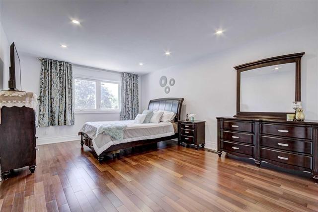 90 Oakmeadow Blvd, House detached with 4 bedrooms, 5 bathrooms and 3 parking in Toronto ON | Image 10