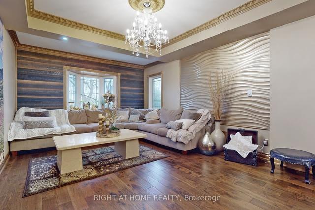 60 Rosemount Dr, House detached with 5 bedrooms, 7 bathrooms and 4 parking in Toronto ON | Image 9