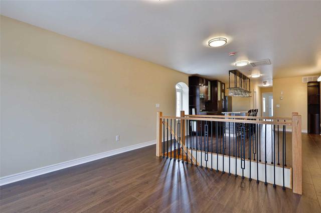 12 Dennis Ave, House detached with 7 bedrooms, 5 bathrooms and 6 parking in Toronto ON | Image 14