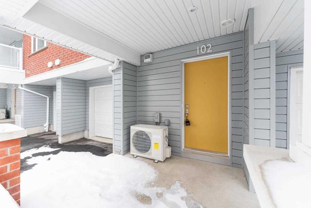 102 Progress Cres, Townhouse with 2 bedrooms, 3 bathrooms and 2 parking in Kitchener ON | Image 19