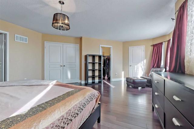 46 Splendor Dr, House detached with 5 bedrooms, 4 bathrooms and 6 parking in Whitby ON | Image 14