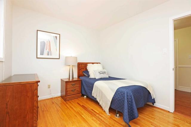 104 Grantbrook St, House detached with 4 bedrooms, 3 bathrooms and 4 parking in Toronto ON | Image 7