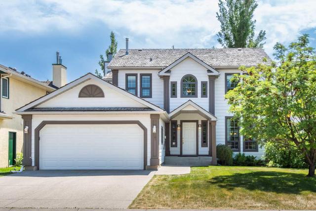 400 Woodbriar Circle Sw, House detached with 3 bedrooms, 2 bathrooms and 444 parking in Calgary AB | Image 1