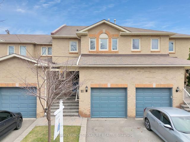 11 Farnham Dr, Townhouse with 3 bedrooms, 4 bathrooms and 2 parking in Brampton ON | Image 1