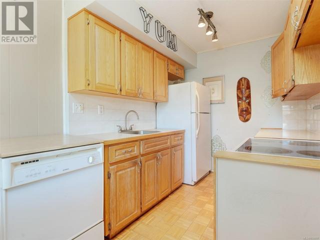 44 - 477 Lampson St, Condo with 3 bedrooms, 1 bathrooms and 1 parking in Esquimalt BC | Image 7