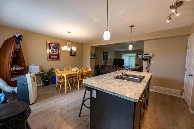 334b Boutin Avenue, Home with 3 bedrooms, 2 bathrooms and 4 parking in Hinton AB | Image 6