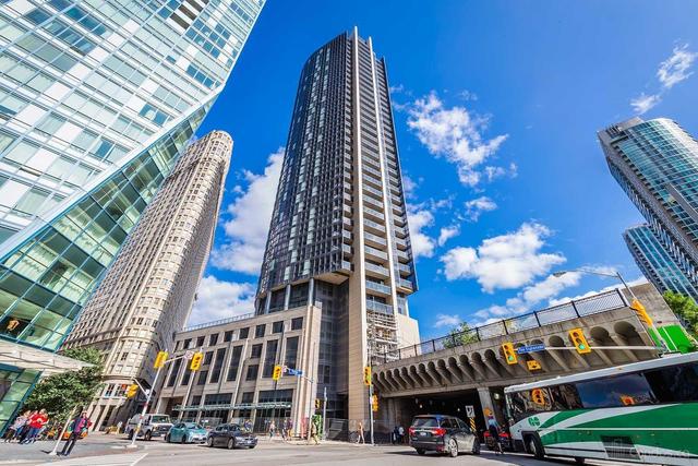2601 - 1 The Esplanade Ave, Condo with 1 bedrooms, 1 bathrooms and 0 parking in Toronto ON | Image 1