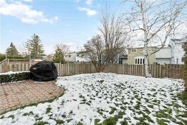 2437 Braeburn Place, Townhouse with 3 bedrooms, 2 bathrooms and 3 parking in Ottawa ON | Image 25