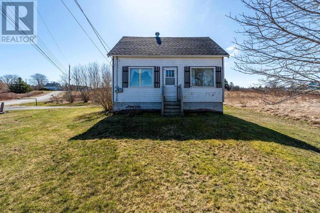 32 Gaudet Road, House detached with 2 bedrooms, 1 bathrooms and null parking in Clare NS | Image 1