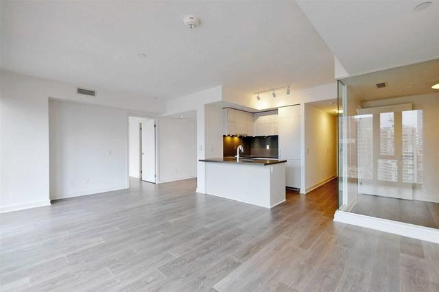 2404 - 188 Cumberland St, Condo with 2 bedrooms, 2 bathrooms and 1 parking in Toronto ON | Image 23