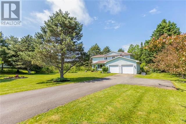 44 West Ave, House detached with 4 bedrooms, 2 bathrooms and null parking in Sackville NB | Image 3