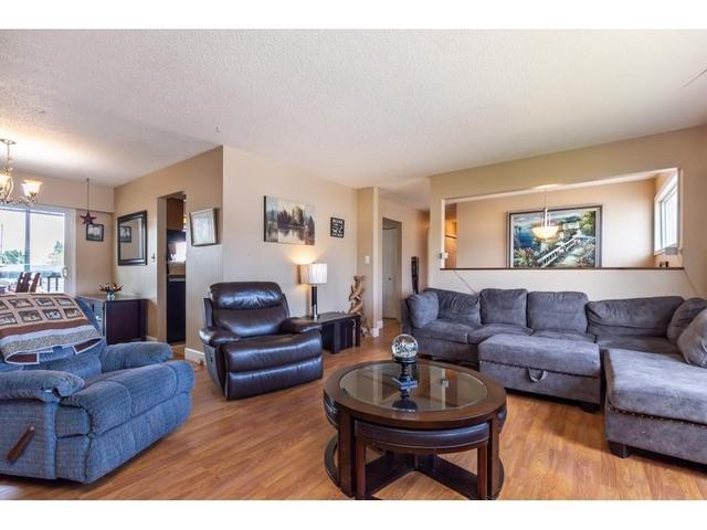 31920 Starling Avenue, House detached with 4 bedrooms, 3 bathrooms and 4 parking in Mission BC | Image 4