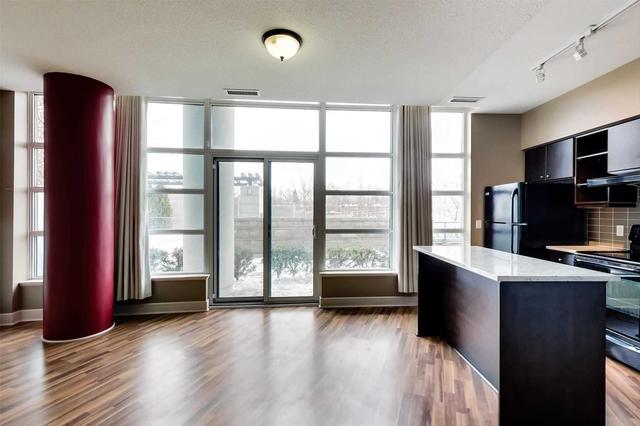 122 - 35 Brian Peck Cres, Condo with 1 bedrooms, 1 bathrooms and 1 parking in Toronto ON | Image 1