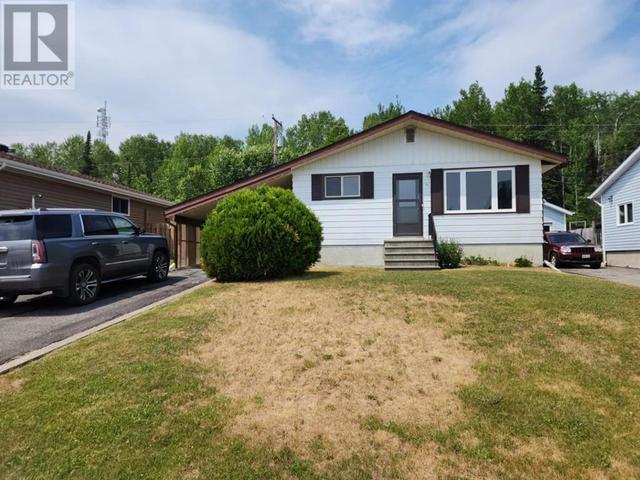 71 Warbler Dr, House detached with 3 bedrooms, 1 bathrooms and null parking in Manitouwadge ON | Image 1