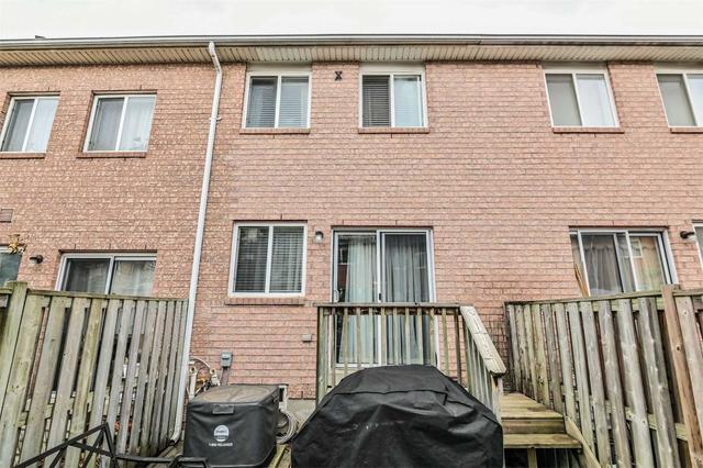 57 Spadina Rd, Townhouse with 3 bedrooms, 2 bathrooms and 2 parking in Brampton ON | Image 28