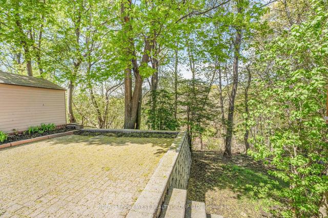 54 Oakfield Dr, House detached with 4 bedrooms, 3 bathrooms and 4 parking in Toronto ON | Image 10