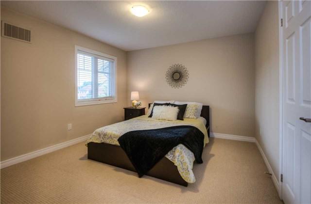 102 Coopershawk St, House detached with 4 bedrooms, 3 bathrooms and 2 parking in Kitchener ON | Image 8