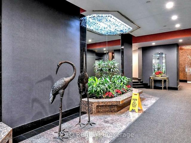 1010 - 38 Elm St, Condo with 1 bedrooms, 1 bathrooms and 0 parking in Toronto ON | Image 31