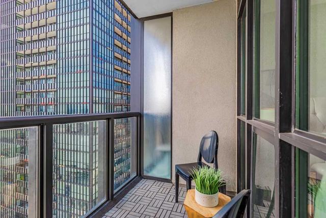 2802 - 110 Charles St E, Condo with 2 bedrooms, 2 bathrooms and 1 parking in Toronto ON | Image 17