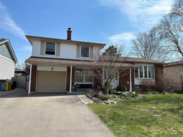 833 Willow Ave, House detached with 3 bedrooms, 2 bathrooms and 3 parking in Milton ON | Image 1