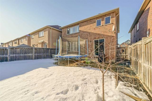 19 Overhold Cres, House detached with 4 bedrooms, 4 bathrooms and 4 parking in Richmond Hill ON | Image 30