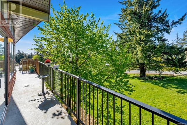 544 Windthrop Rd, House detached with 3 bedrooms, 3 bathrooms and 5 parking in Colwood BC | Image 38