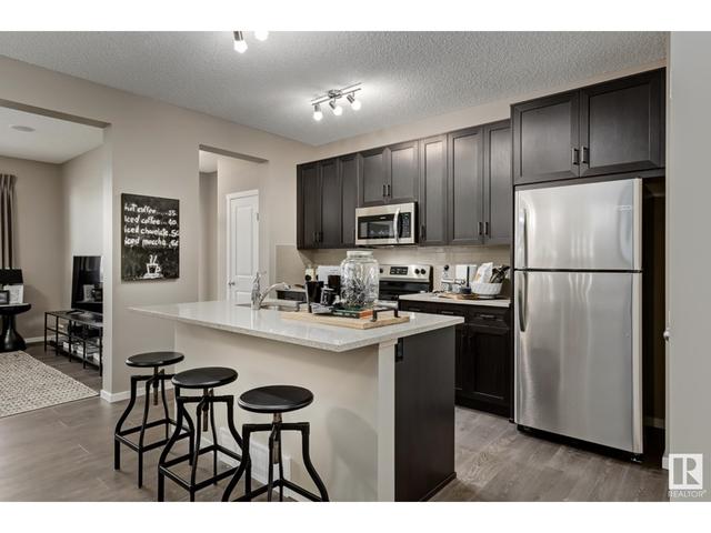 22830 82a Av Nw, House detached with 3 bedrooms, 2 bathrooms and 4 parking in Edmonton AB | Image 2