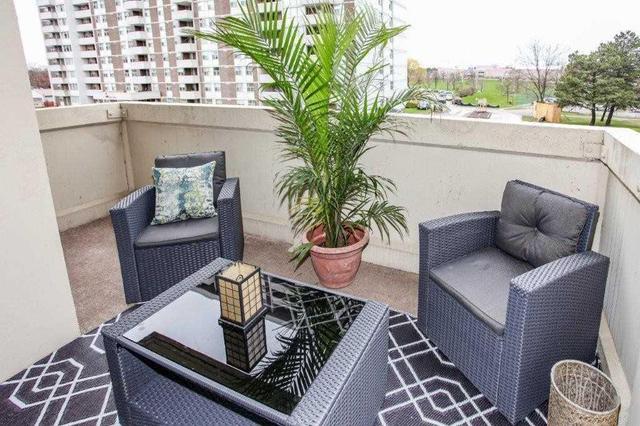 201 - 66 Falby Crt, Condo with 3 bedrooms, 2 bathrooms and 1 parking in Ajax ON | Image 5