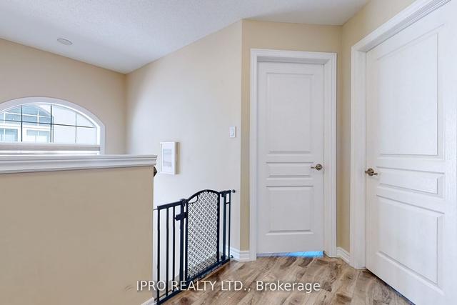 80 Oakhaven Pl, Townhouse with 3 bedrooms, 4 bathrooms and 3 parking in Hamilton ON | Image 8