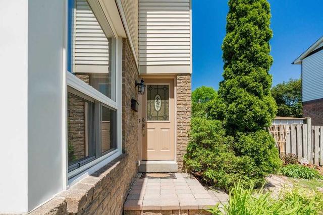 713 Middleton Cres, House semidetached with 3 bedrooms, 2 bathrooms and 2 parking in Milton ON | Image 26