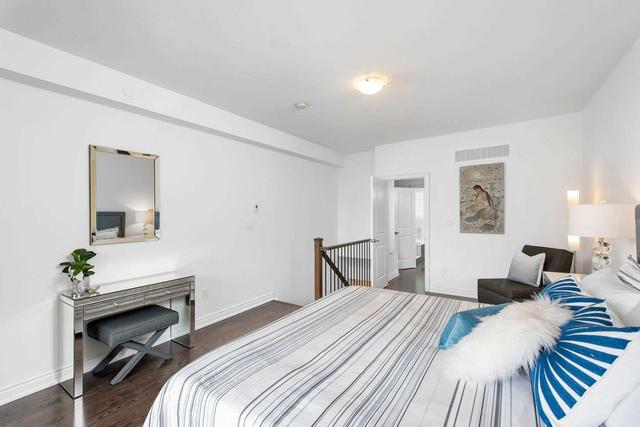 3883a Bloor St W, House attached with 3 bedrooms, 2 bathrooms and 2 parking in Toronto ON | Image 10
