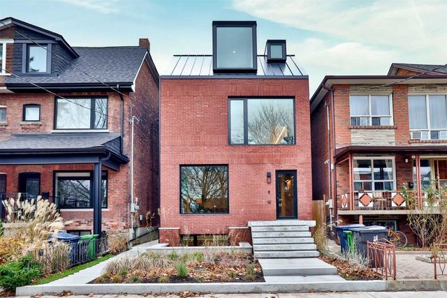 104 Argyle St, House detached with 4 bedrooms, 7 bathrooms and 2 parking in Toronto ON | Image 1