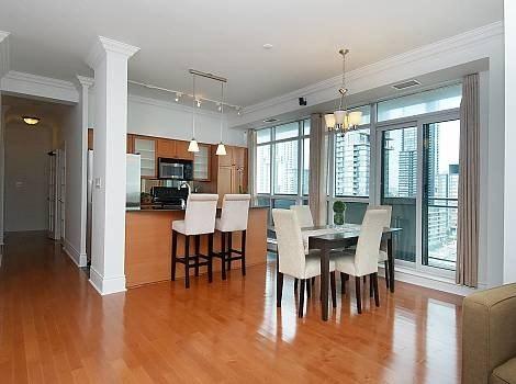 lph5 - 410 Queens Quay Way W, Condo with 2 bedrooms, 2 bathrooms and 1 parking in Toronto ON | Image 14