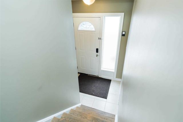 27 Newlyn Cres, House semidetached with 3 bedrooms, 2 bathrooms and 3 parking in Brampton ON | Image 23
