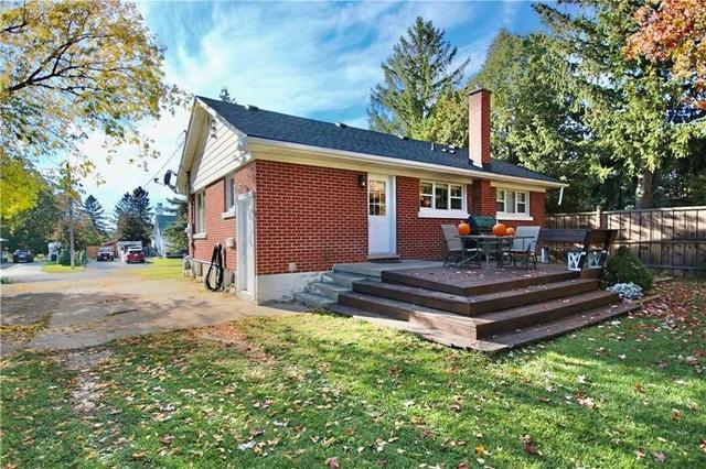 33 Daniel Ave, House detached with 2 bedrooms, 2 bathrooms and 5 parking in Kitchener ON | Image 11