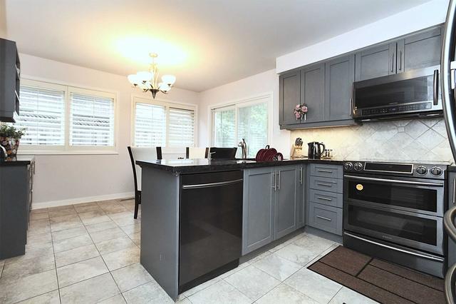 6 Tanjo Crt, House detached with 4 bedrooms, 4 bathrooms and 6 parking in Vaughan ON | Image 10