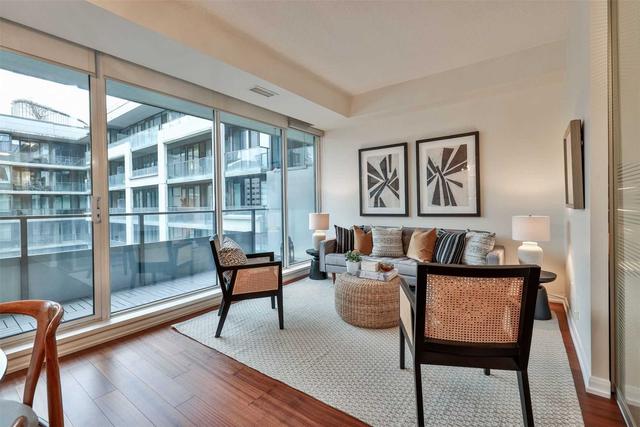 1633 - 111 Elizabeth St, Condo with 2 bedrooms, 2 bathrooms and 1 parking in Toronto ON | Image 11