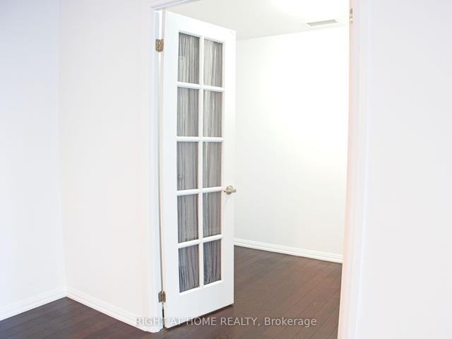 1606 - 35 Hayden St, Condo with 2 bedrooms, 2 bathrooms and 1 parking in Toronto ON | Image 18