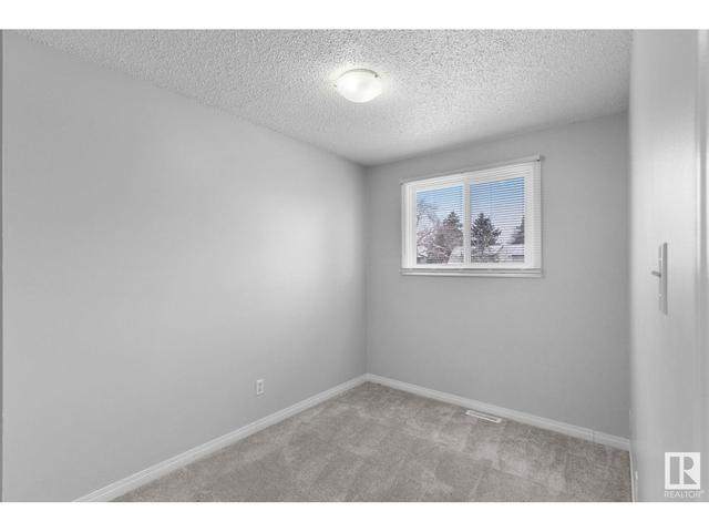 9f Clareview Vg Nw, House attached with 3 bedrooms, 1 bathrooms and 1 parking in Edmonton AB | Image 24