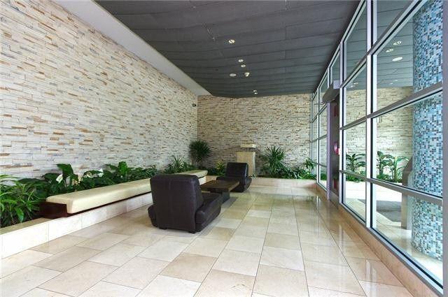 3304 - 3939 Duke Of York Blvd, Condo with 1 bedrooms, 2 bathrooms and 1 parking in Mississauga ON | Image 13