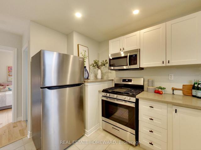190 East 14th St, House detached with 2 bedrooms, 2 bathrooms and 4 parking in Hamilton ON | Image 8