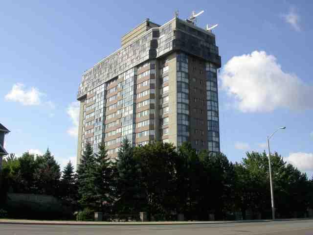 lph 2 - 880 Dundas St W, Condo with 2 bedrooms, 2 bathrooms and 2 parking in Mississauga ON | Image 1