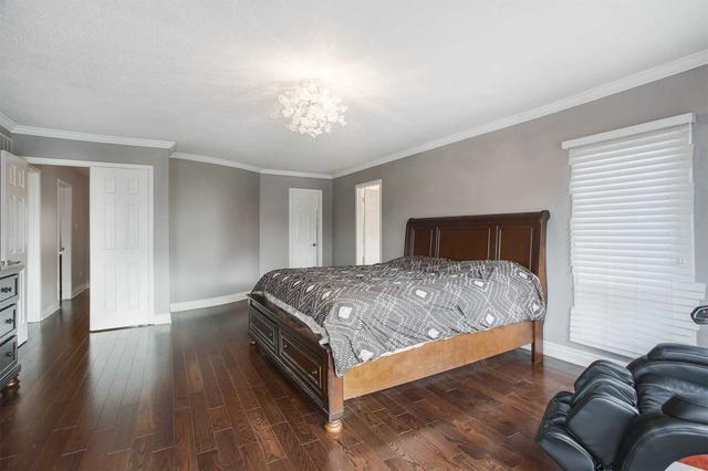 10 Dartmoor Dr, House detached with 4 bedrooms, 3 bathrooms and 4 parking in Toronto ON | Image 19