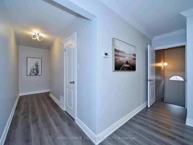 71 Fortrose Cres, House semidetached with 3 bedrooms, 3 bathrooms and 4 parking in Toronto ON | Image 4