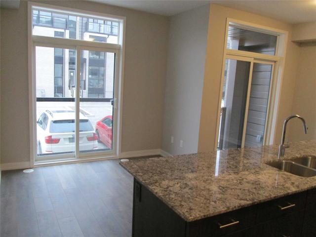 th9 - 31 Florence St, Townhouse with 2 bedrooms, 2 bathrooms and 0 parking in Toronto ON | Image 2