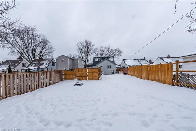 62 Salisbury Avenue, House detached with 3 bedrooms, 1 bathrooms and null parking in Brantford ON | Image 27