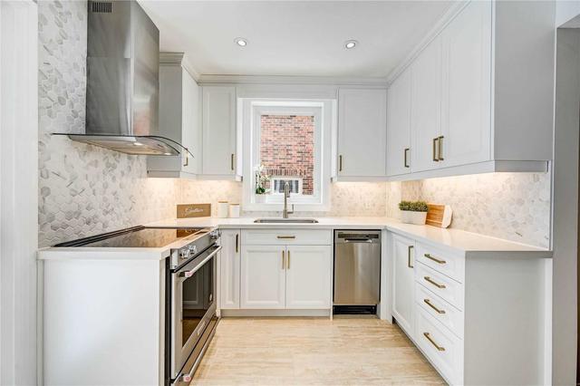 41 Thirty Seventh St, House detached with 3 bedrooms, 2 bathrooms and 6 parking in Toronto ON | Image 5