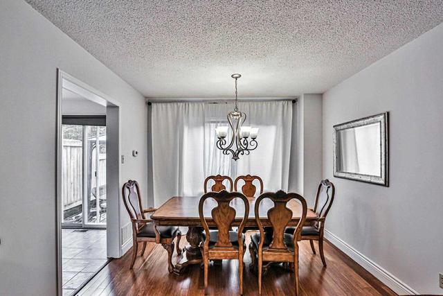726 Shanahan Blvd, House attached with 3 bedrooms, 3 bathrooms and 2 parking in Newmarket ON | Image 12