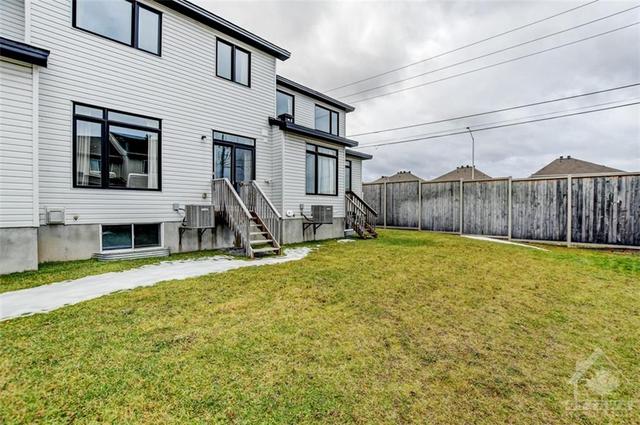 184 Overberg Way, Townhouse with 4 bedrooms, 4 bathrooms and 2 parking in Ottawa ON | Image 30